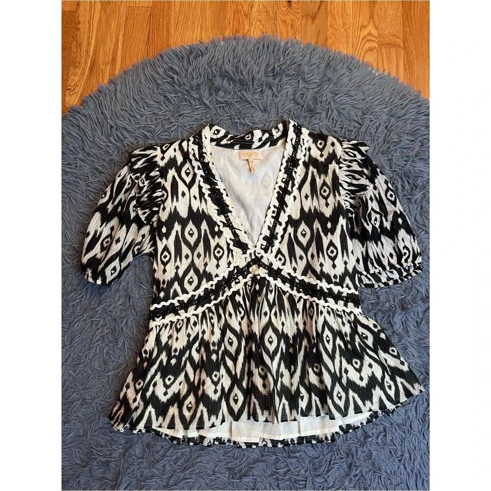 Anthropologie Verb by Pallavi Singhee Abstract Peplum Blouse Black White Size M